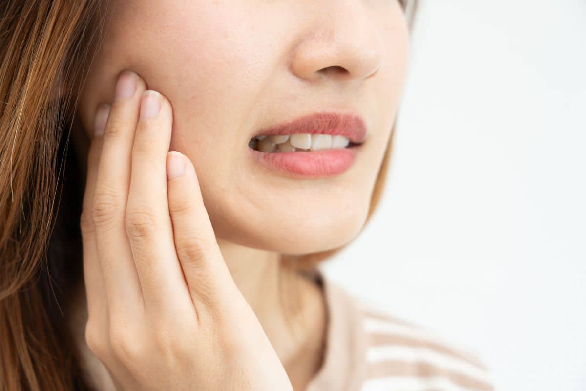 How Weather Changes in Overland Park Can Impact Tooth Sensitivity