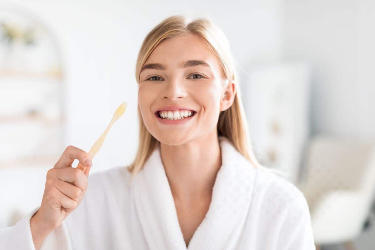 maintaining-healthy-teeth-between-dental-visits