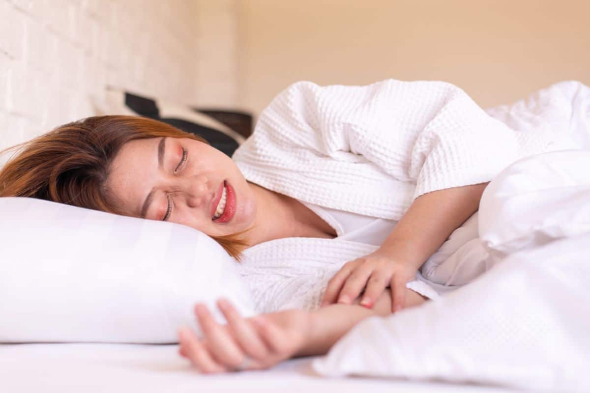 how-grinding-your-teeth-at-night-relates-to-tmj-leawood