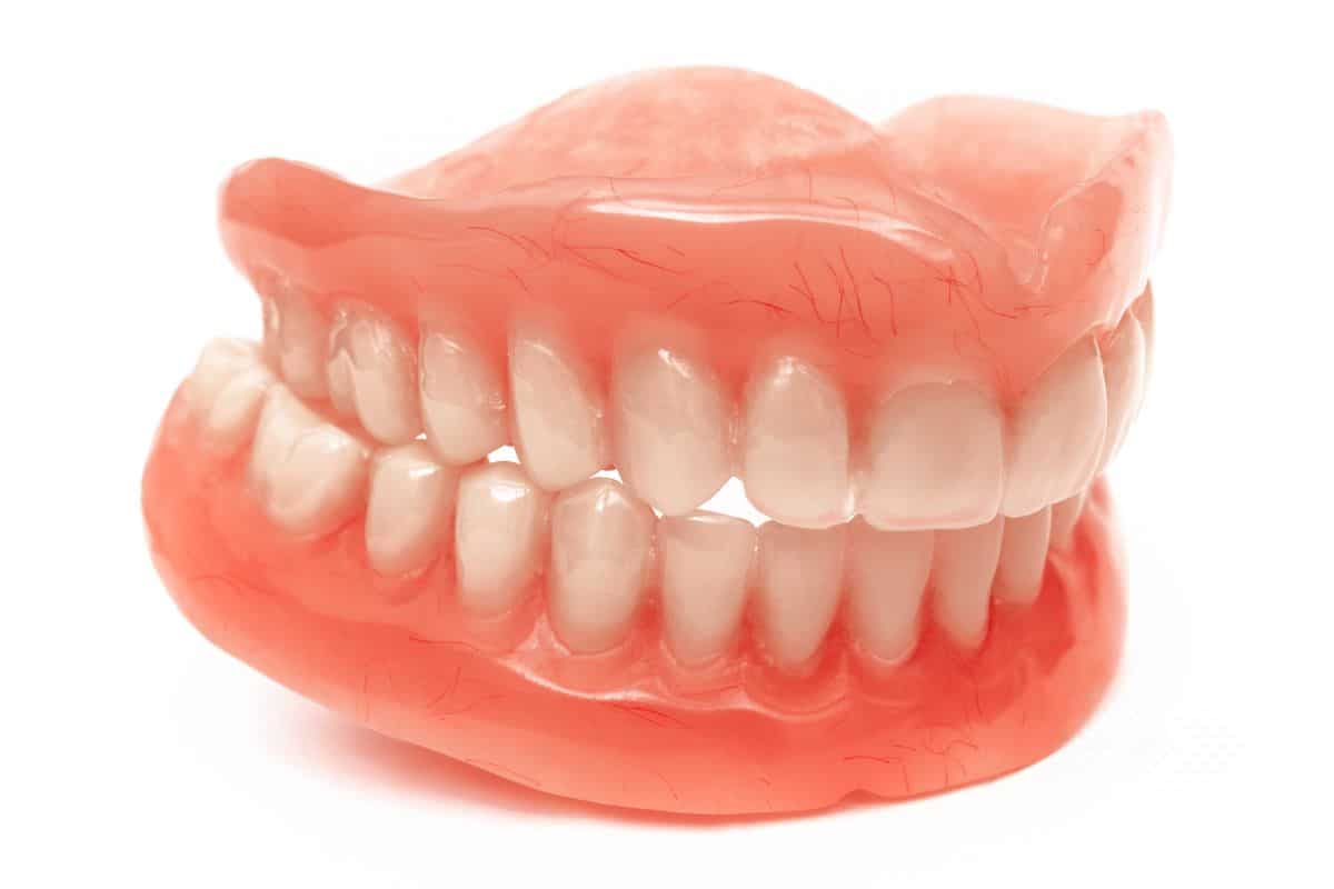 signs-your-old-dentures-no-longer-fit-properly-leawood